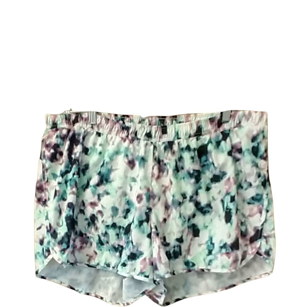NWOT Old Navy Go Active Plus Size Shorts.